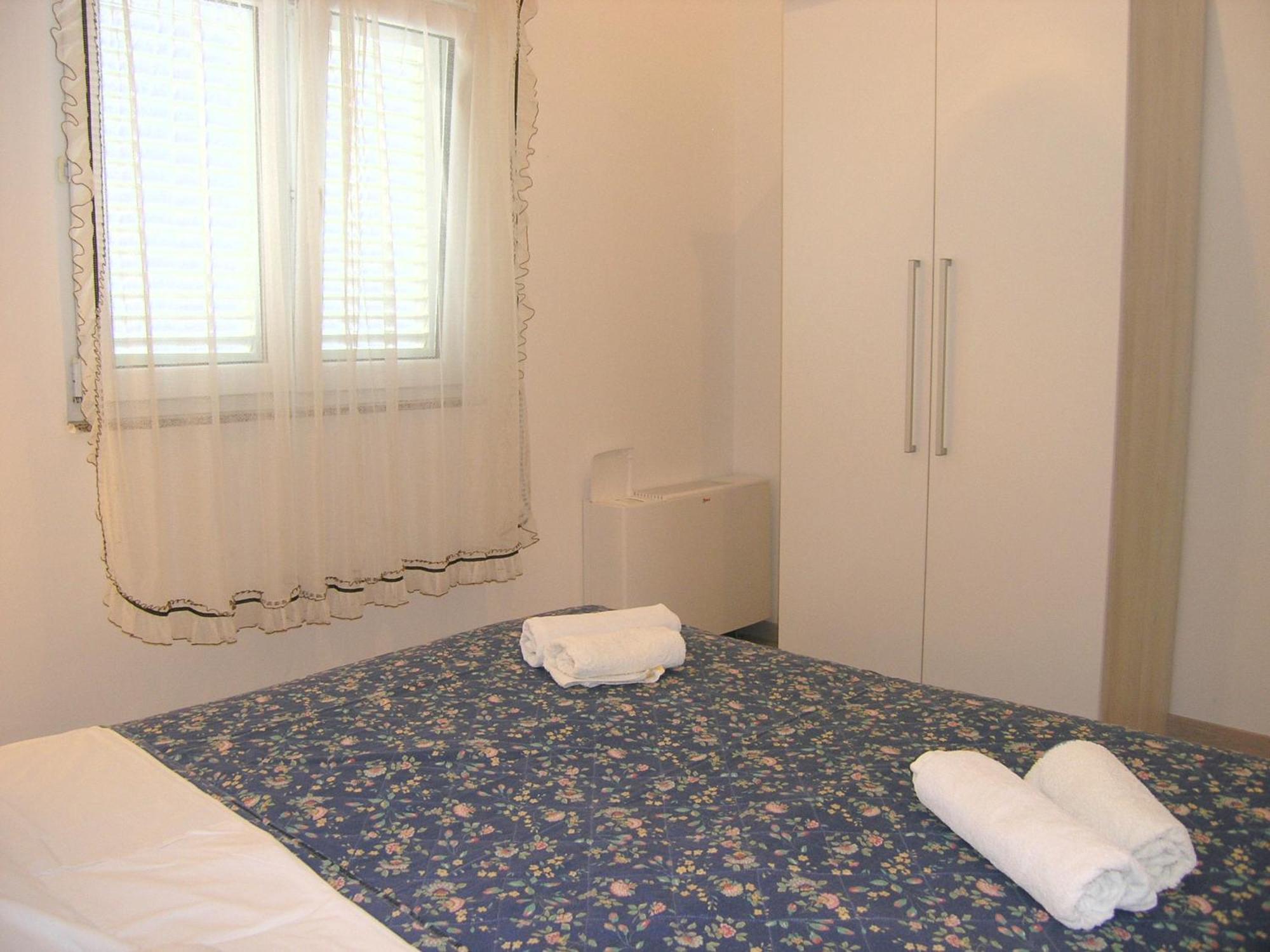Apartments Sokolovic Krk Town Eksteriør bilde