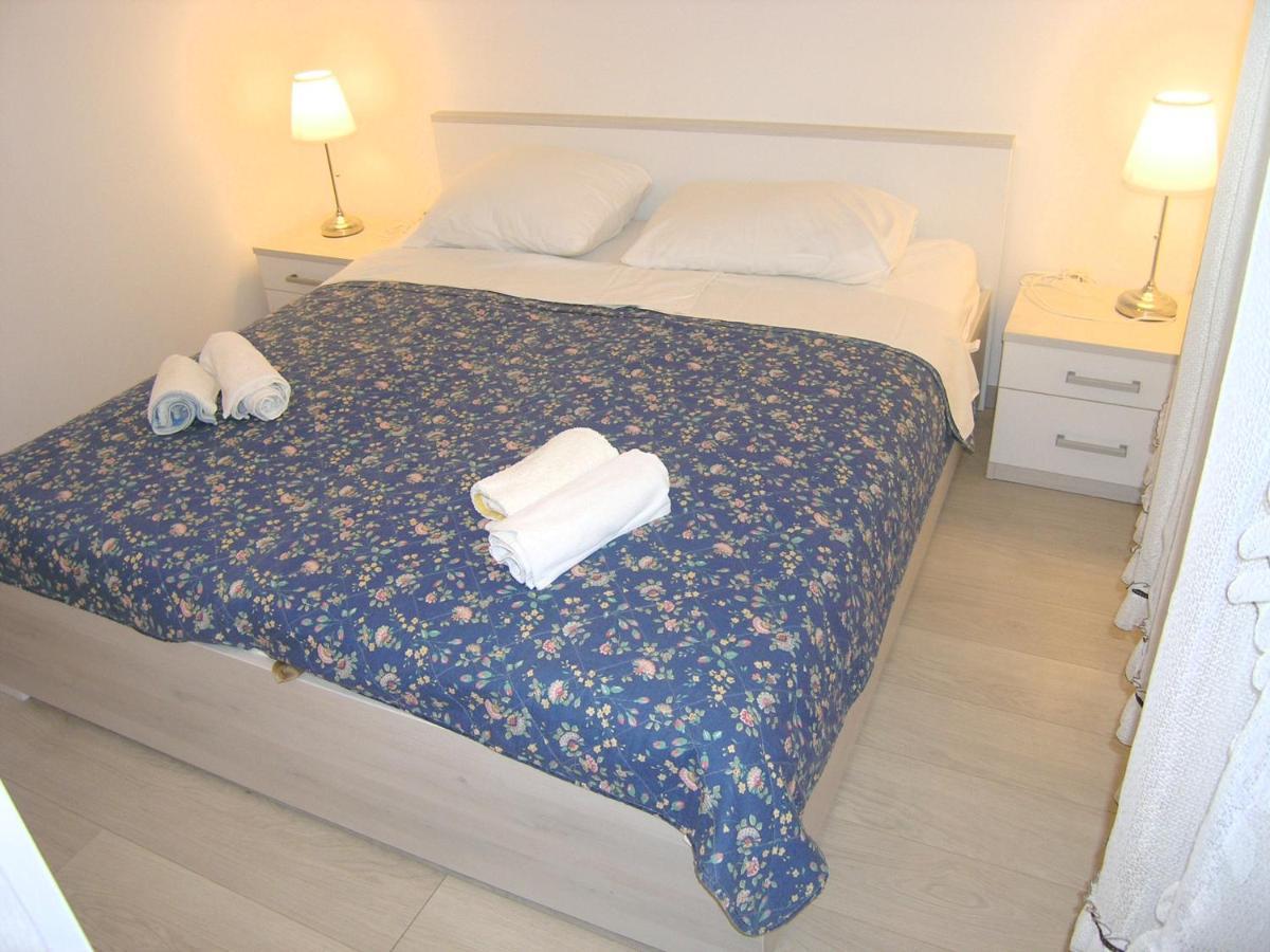 Apartments Sokolovic Krk Town Eksteriør bilde