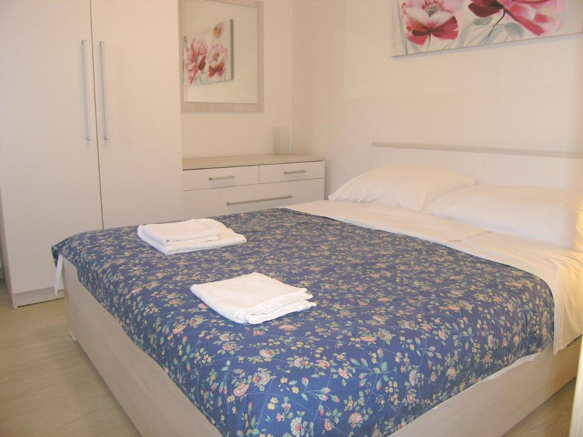Apartments Sokolovic Krk Town Eksteriør bilde