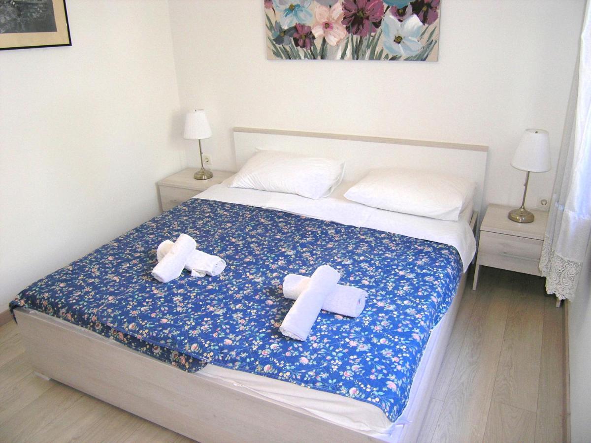 Apartments Sokolovic Krk Town Eksteriør bilde