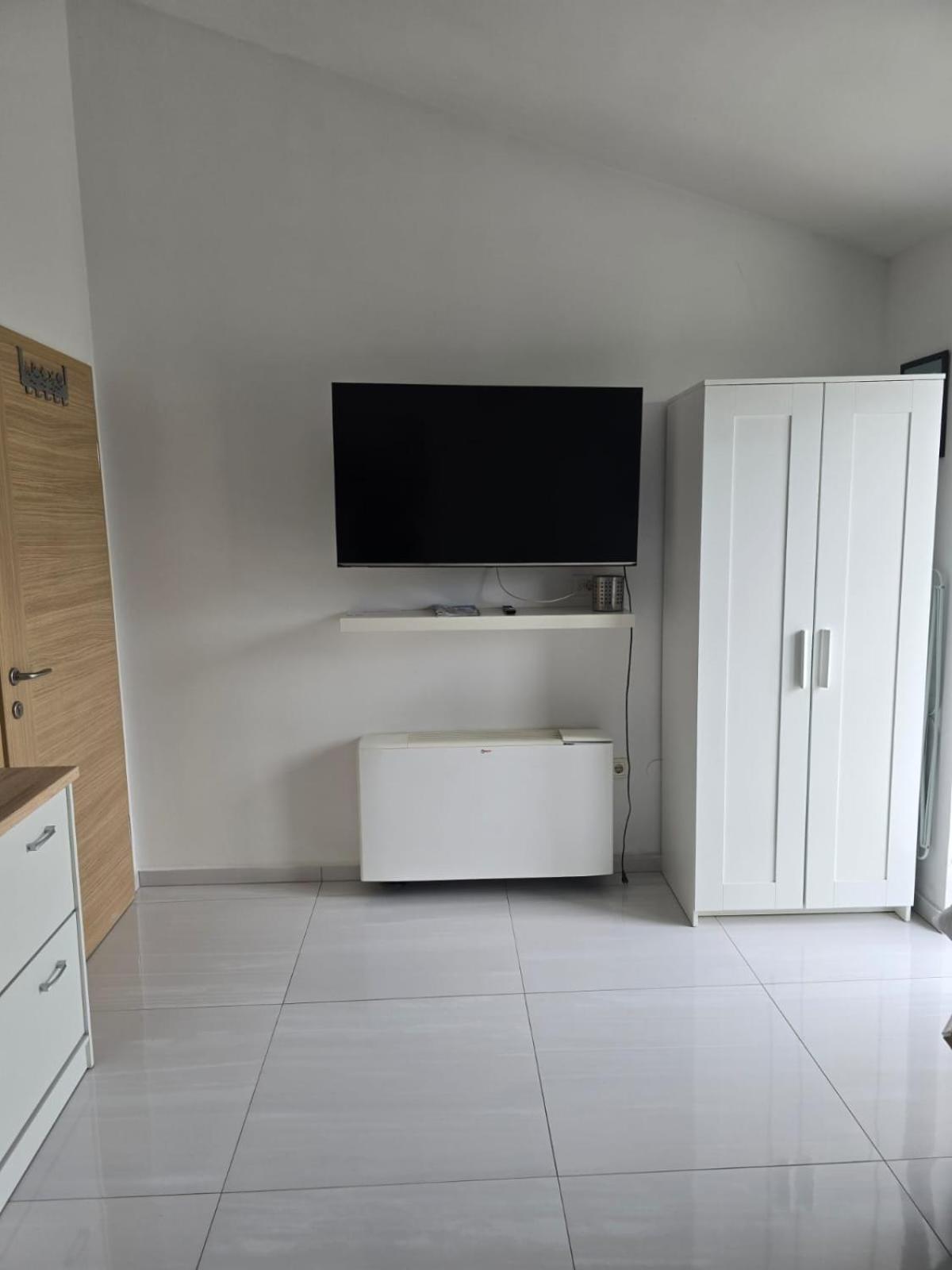Apartments Sokolovic Krk Town Eksteriør bilde