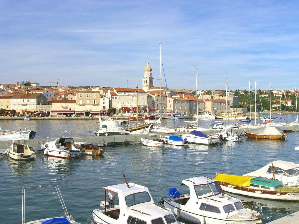 Apartments Sokolovic Krk Town Eksteriør bilde