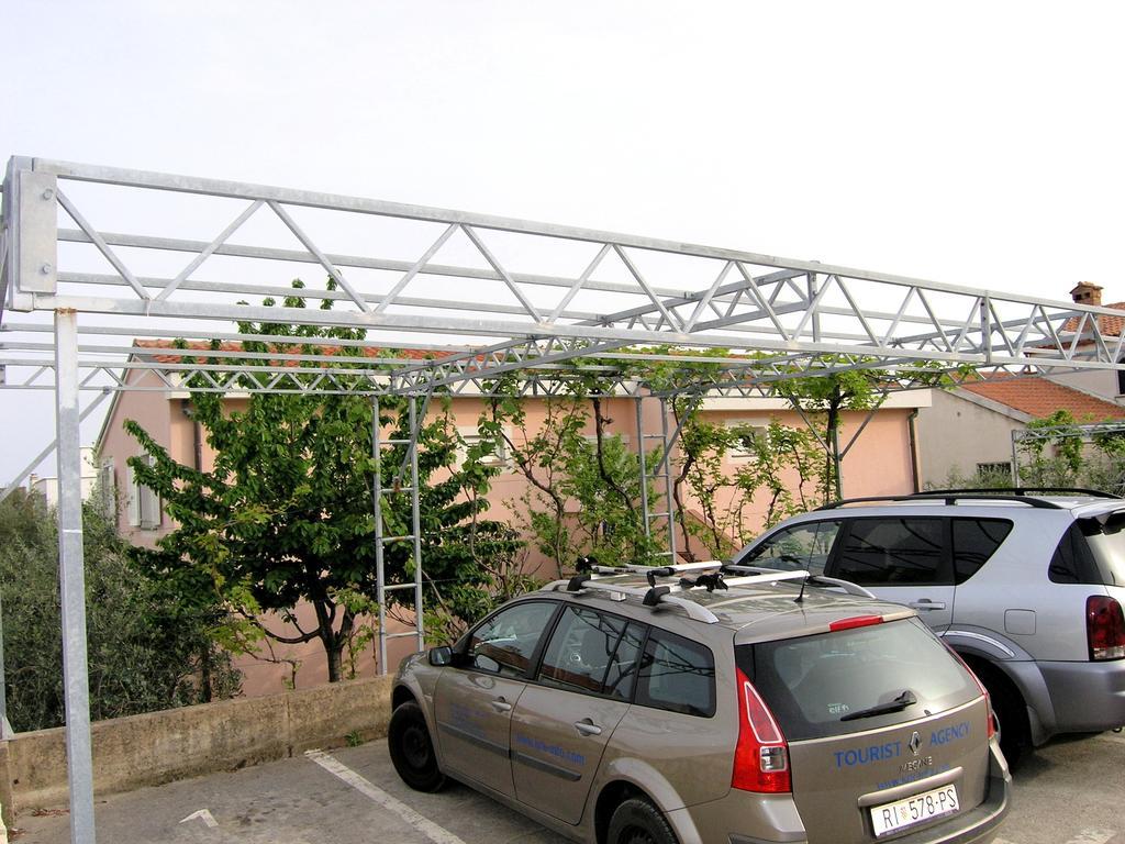 Apartments Sokolovic Krk Town Eksteriør bilde