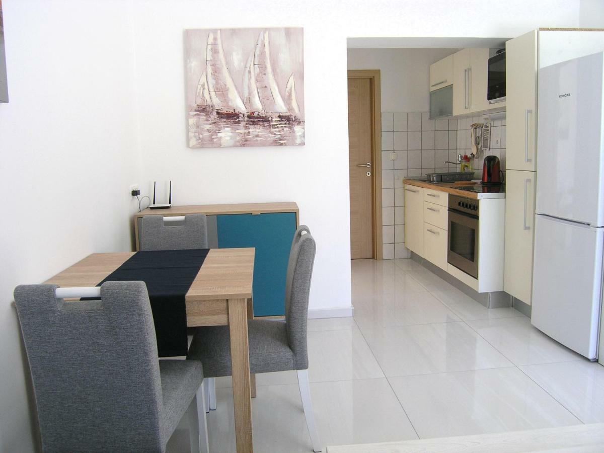 Apartments Sokolovic Krk Town Eksteriør bilde