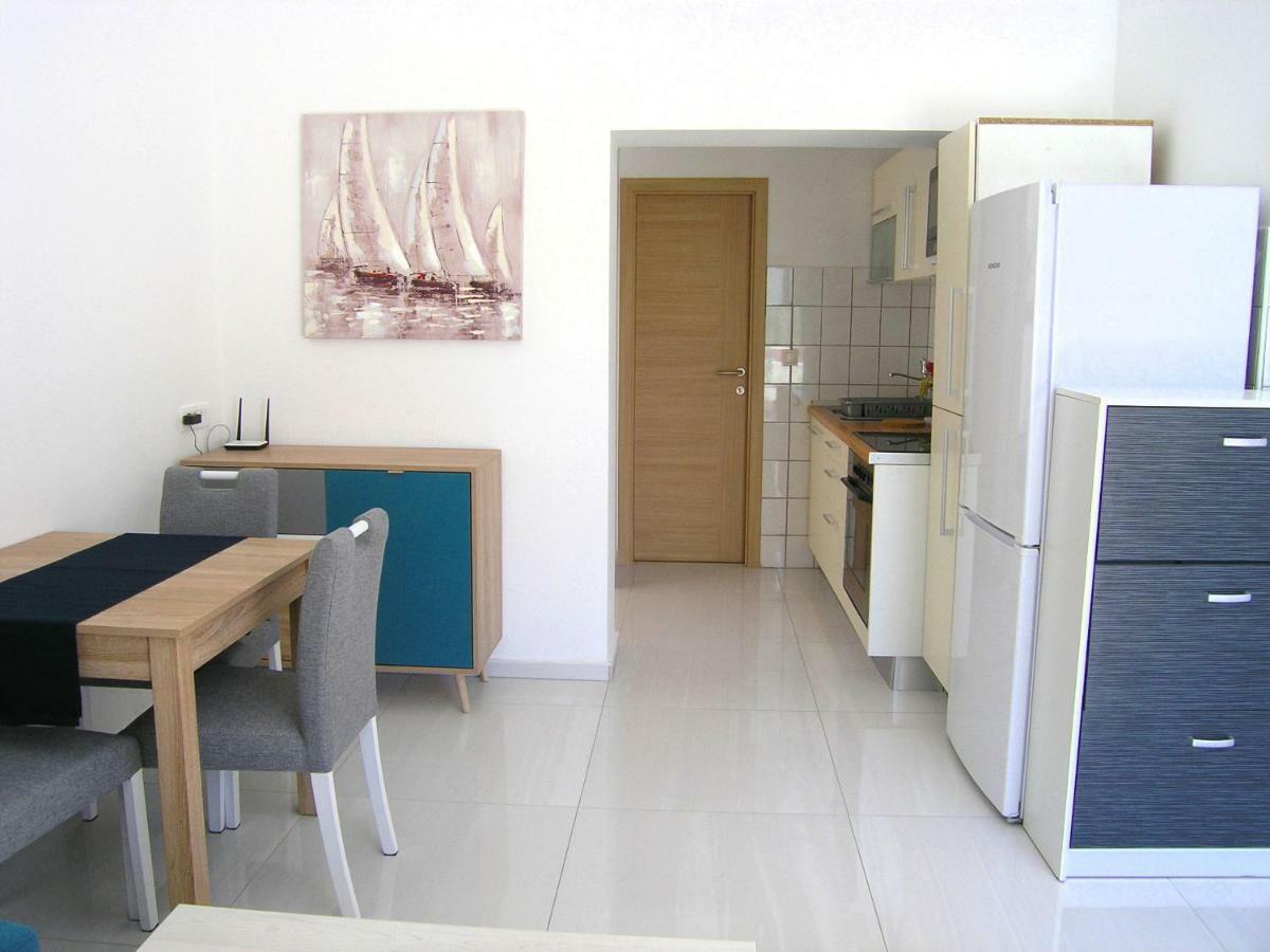 Apartments Sokolovic Krk Town Eksteriør bilde