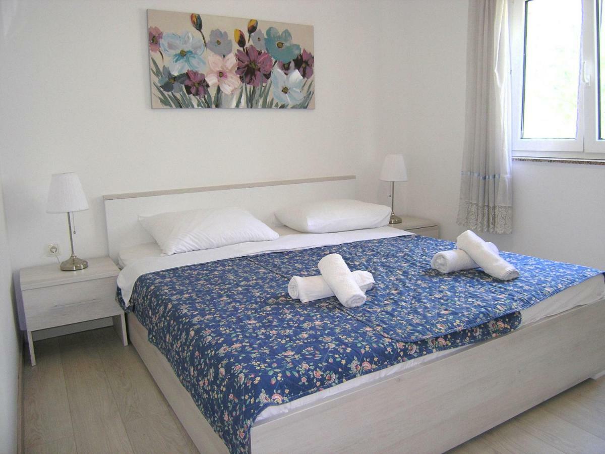Apartments Sokolovic Krk Town Eksteriør bilde